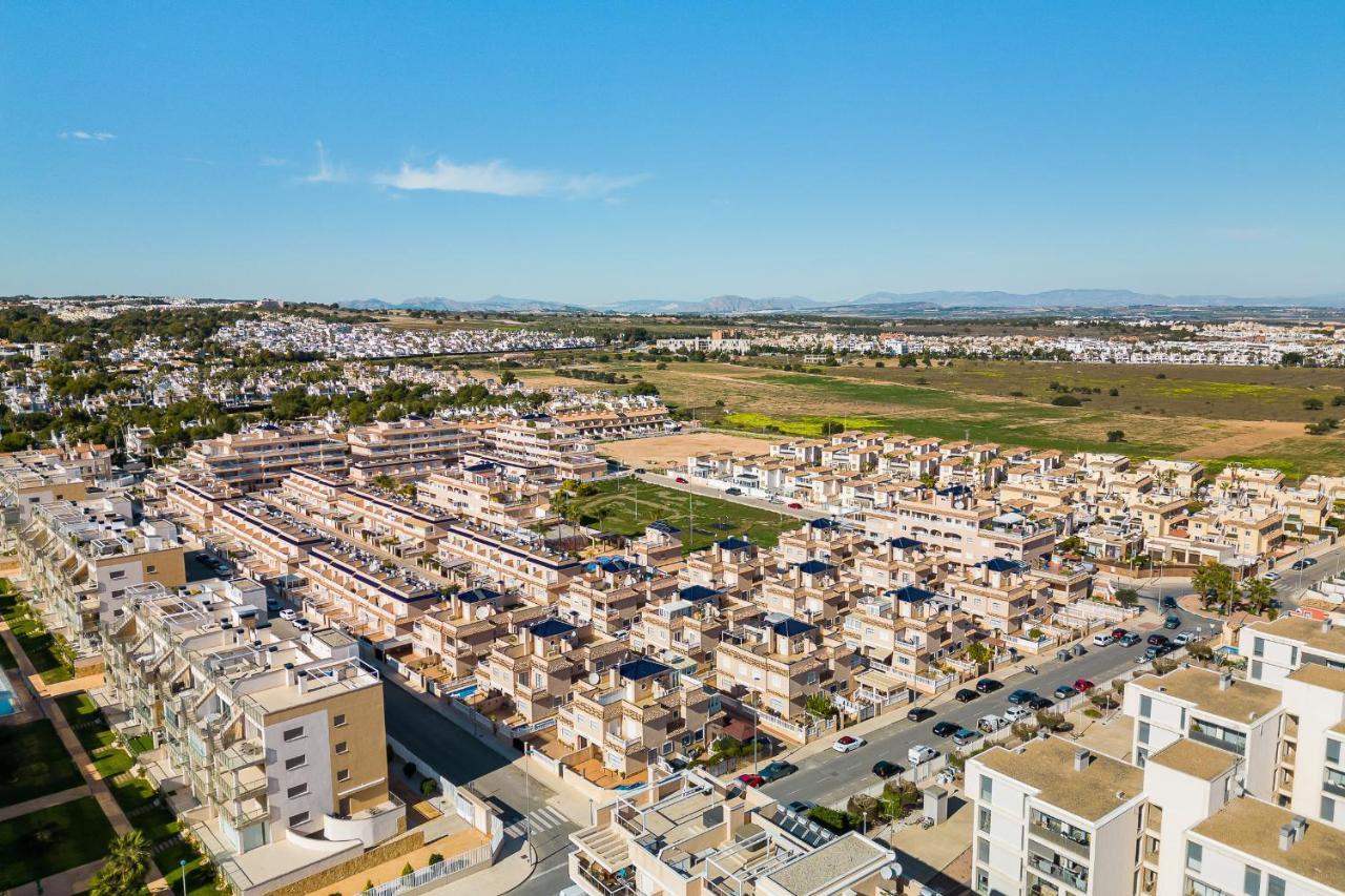 Bungalow La Zenia Cerca De La Playa オリウエラ エクステリア 写真