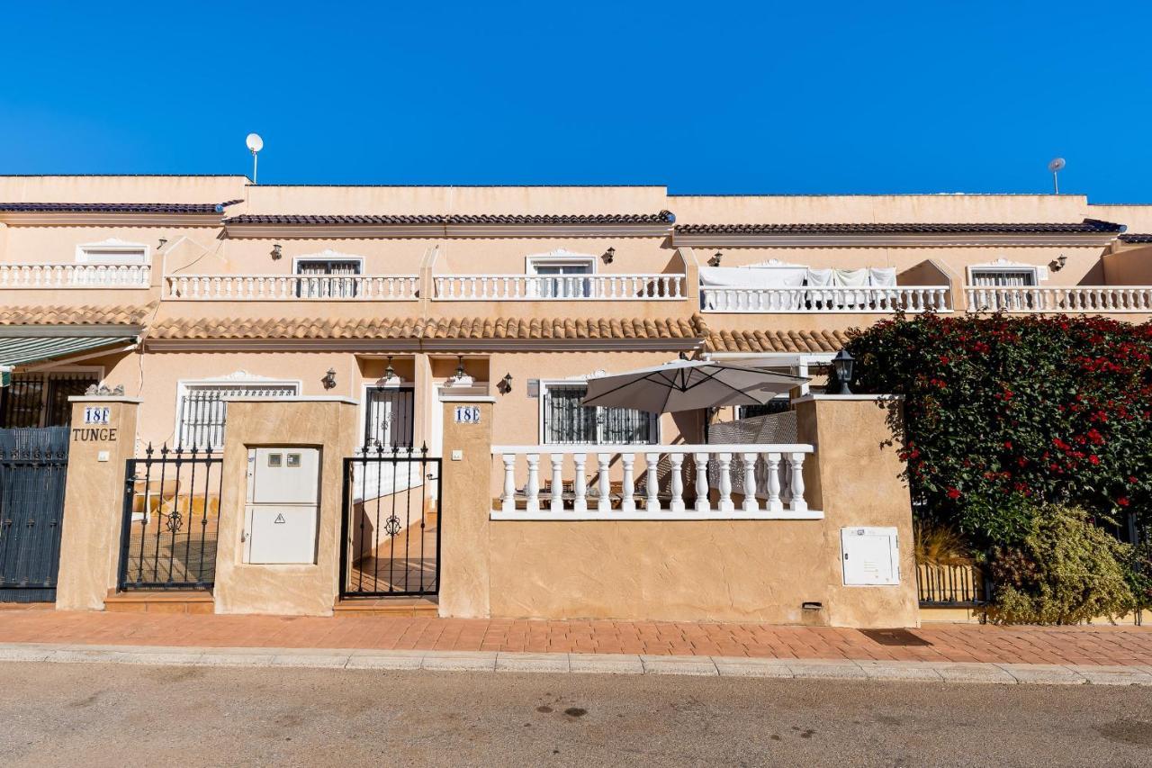 Bungalow La Zenia Cerca De La Playa オリウエラ エクステリア 写真