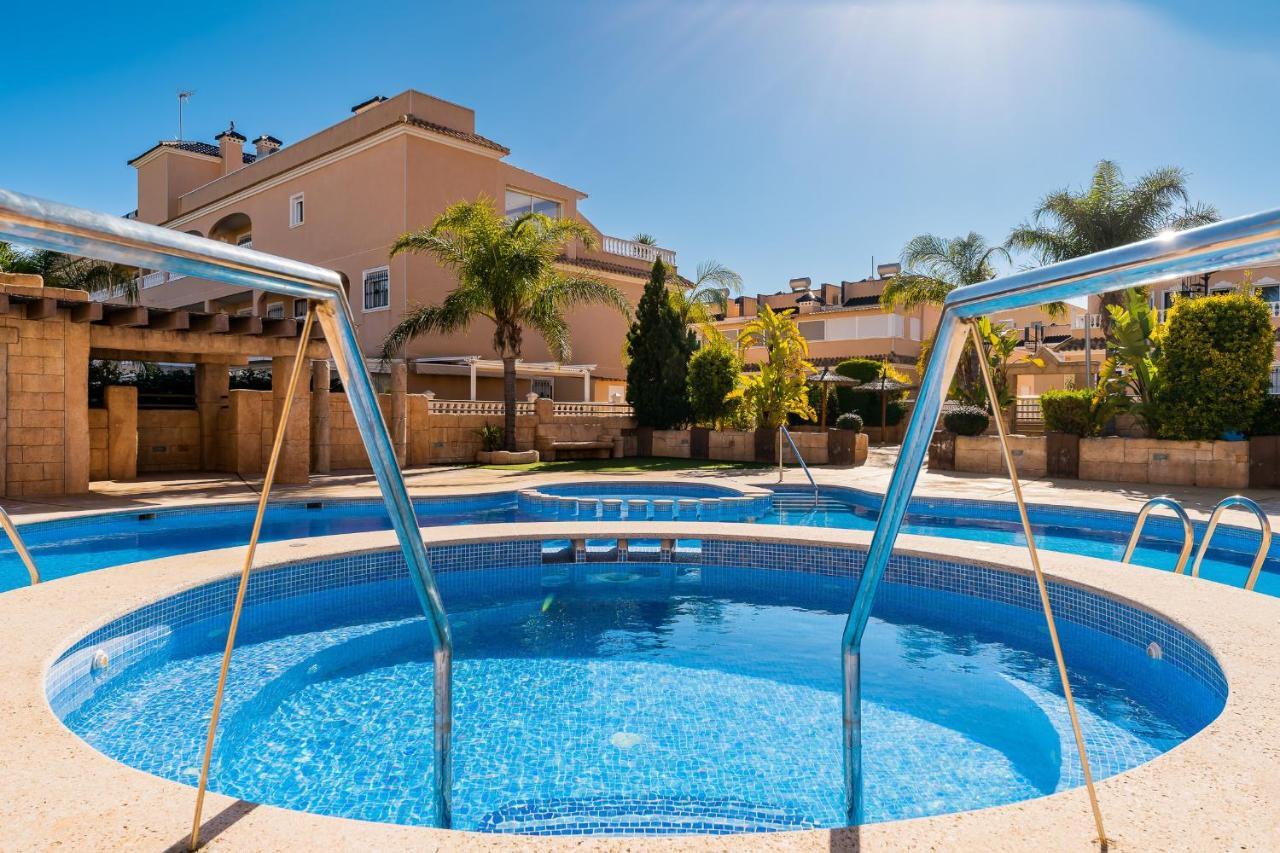 Bungalow La Zenia Cerca De La Playa オリウエラ エクステリア 写真