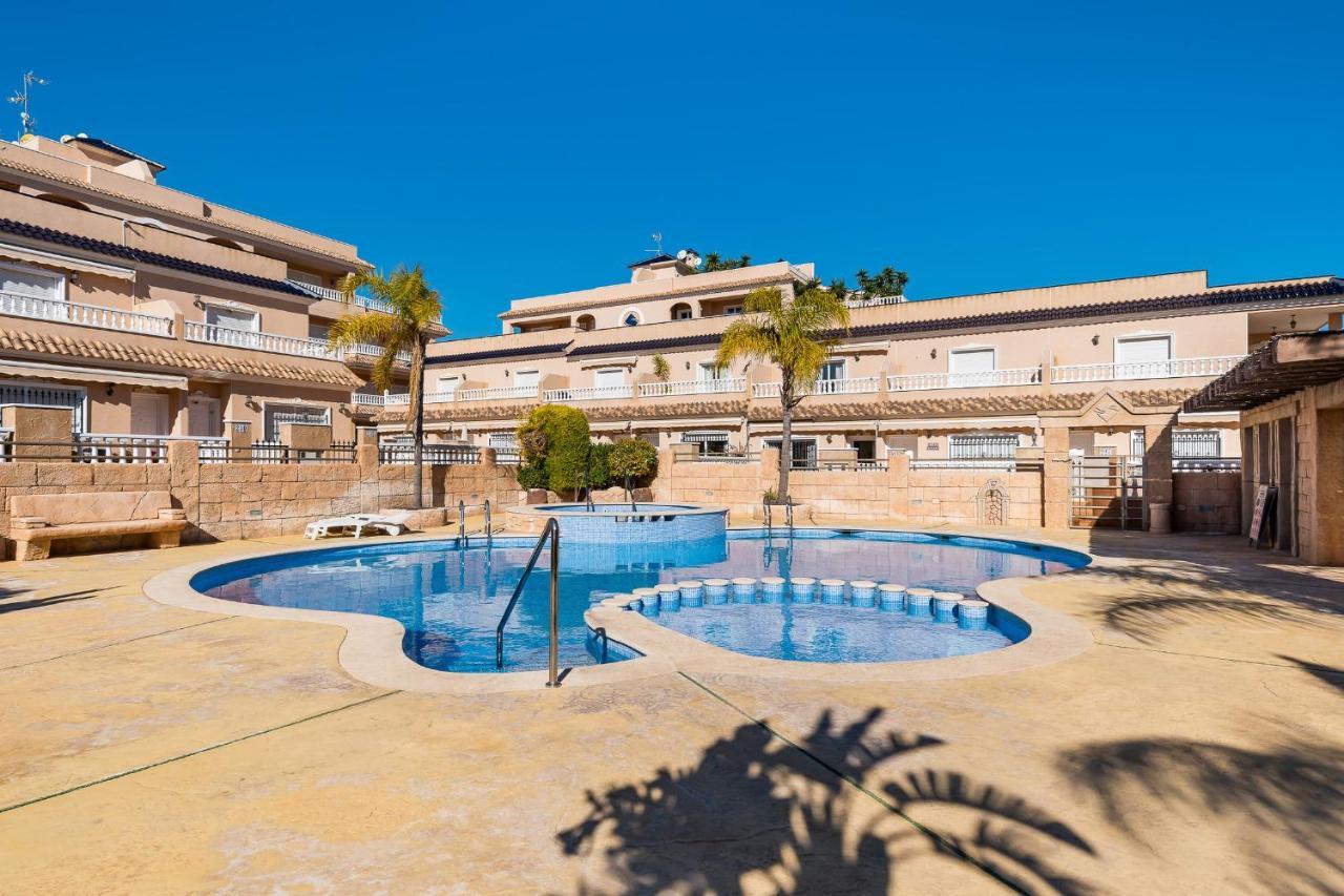 Bungalow La Zenia Cerca De La Playa オリウエラ エクステリア 写真