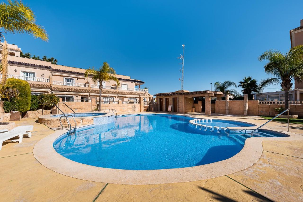 Bungalow La Zenia Cerca De La Playa オリウエラ エクステリア 写真