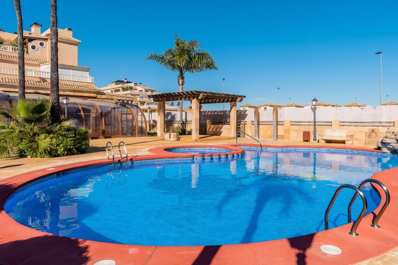 Bungalow La Zenia Cerca De La Playa オリウエラ エクステリア 写真
