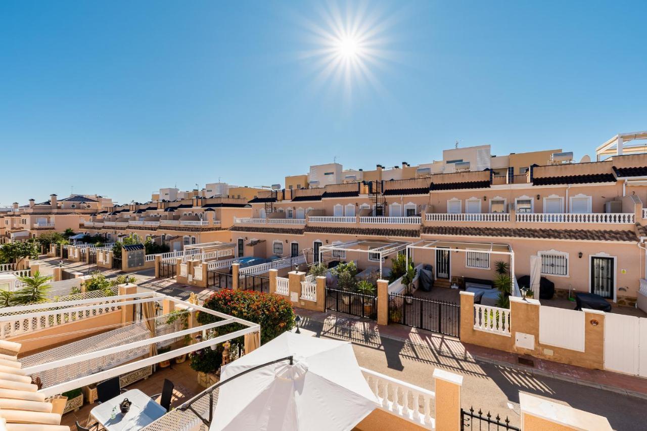 Bungalow La Zenia Cerca De La Playa オリウエラ エクステリア 写真